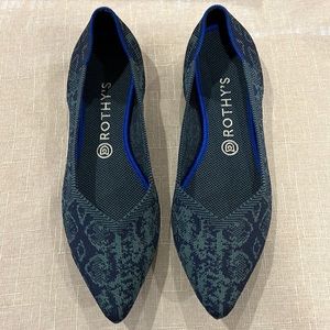 NEW Rothy’s The Point Emerald Blue Snake Print Flats